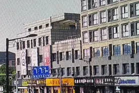 好样的！他们徒手接住坠楼女童图片