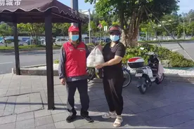 曾霸气减租80万，“深圳最美房东”又有了新举动图片