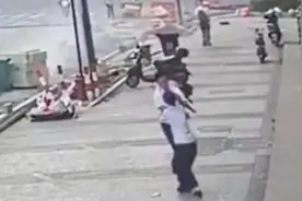 生死刹那！浙江桐乡一男子徒手接住坠楼女童图片
