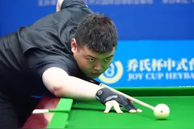 中式台球大师赛甲级赛 孔德京击败奚守鑫再夺冠军图片