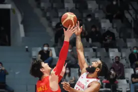 「侃球吧」中国篮球越来越像中国足球，不是吗？图片