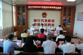 李多民到覃巴镇人大代表 联络站接待群众图片