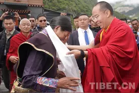 班禅走访看望“时代楷模”卓嘎、央宗图片