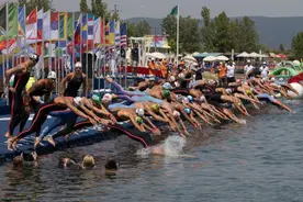 西媒：哪种泳姿燃烧更多卡路里？图片