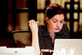 自贸趣味英语（十二） | 在办公室“开电脑”不能说open the computer图片