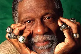 11个总冠军、NBA传奇巨星比尔·拉塞尔去世，享年88岁图片