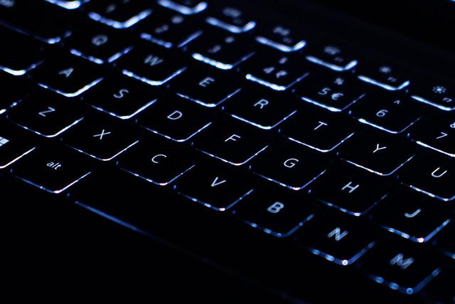 戴尔灵越14 Plus 7420评测：轻薄高能，i7-12700H胜过苹果M1