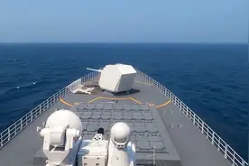 055万吨大驱开进南海 延安舰主炮射击画面来了图片