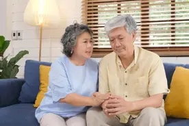 家里老人总疑心自己有病，到医院又查不出，该咋办？图片