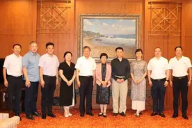 顾月华看望慰问仪征市挂职干部图片