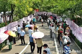 喜欢看书、爱逛街，身高170事业编95后女孩在千佛山等你邂逅图片