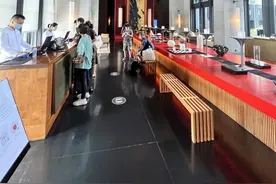 去三亚的上海游客：刚玩一天就回家图片