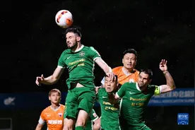 中超：浙江队胜深圳队图片