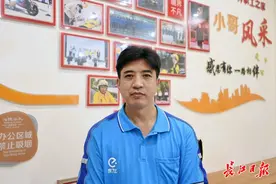 郭锋：外卖骑手中的“及时雨”，有难题他第一个到图片