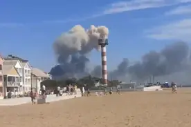 俄海军重要机场发生连续爆炸，英媒：当地人一分钟听到12次爆炸声图片