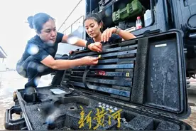 80后女排爆手：每天穿70斤排爆服训练4课时，跑60米不超18秒图片