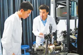 争做出彩河南人丨实验室里“种”钻石图片