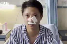 成都辅警制伏持刀男子受伤 病床上点赞见义勇为路人：关键时候雄得起图片