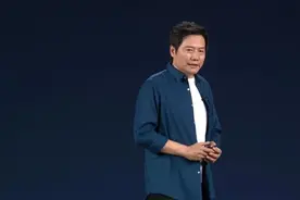 辟谣“马化腾卖QQ”，但真打算1000万买网易…雷军演讲刷屏！为何坚持“账上必须留18个月工资现金”？因为这段惨痛经历图片