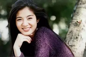 「每日听首粤语歌」杨采妮《不会哭于你面前》一首曾经大街小巷都能听到的歌曲图片