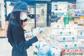 “一毛”洗脸巾受追捧，你会为它买单吗？图片