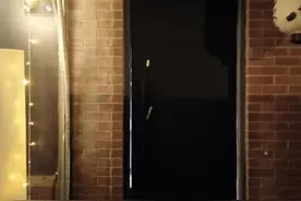 油烟味太呛人！长宁一日式串烧店距离居民楼不足10米，到底怎么管？图片