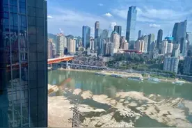 “重庆嘉陵江都被晒干了”冲上热搜 官方：水位确有下降但总体稳定图片