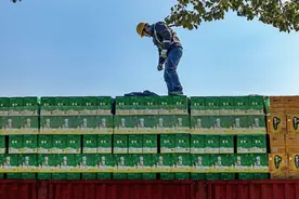 半年盘点｜上半年啤酒股业绩分化局势复杂，业内忙出圈业外忙入局图片
