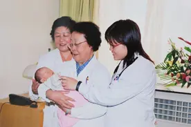 一家三代妇产科医生：是母女也是师生，是传承也是家风图片