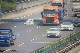 一拖一拽，这位货车司机，杭州高速交警为你点赞图片