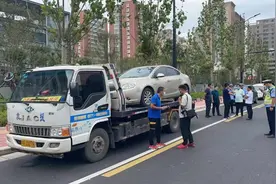 郑州交警十二支队：联合多部门开展交通秩序治理图片