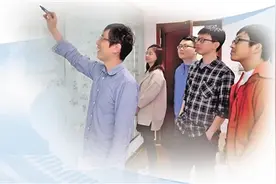 南京大学物理学院教授赵宇心致力将现代数学引入固体物理研究——在专注运算中感受无穷妙趣（讲述·弘扬科学家精神）图片