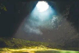 十大天坑群 九个在中国图片