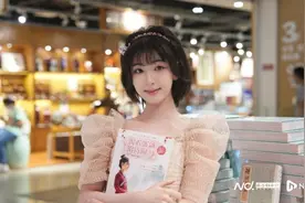 把诗词唱出来！《你笑起来真好看》原唱女孩李昕融出书了图片