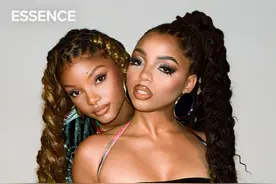 热辣鱼！真人版《小美人鱼》主演 和亲姐携手登封图片