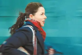 视听语言扼住了谁的脖子图片