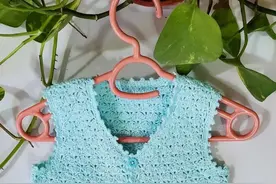 0－1岁宝宝超可爱浅蓝色背心（有编织图解）图片