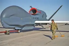 美“全球鹰”无人机将退役图片