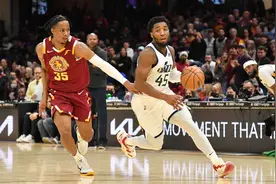 骑士就米切尔交易提出了尝试性报价图片