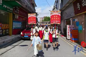 广州白云区萧岗村举办奖学礼，18名优秀学子获24万元奖学金图片