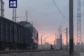 新疆乌将铁路双线扩能改造完成 新增二线全线通车图片