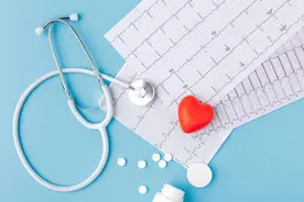 房颤的最重危害是卒中！四类人群必须筛查图片