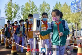 德州市实验小学做好疫情防控工作 学生错时、错峰返校图片