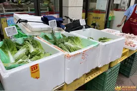 随便买 管够！成都市场蔬果种类齐全图片