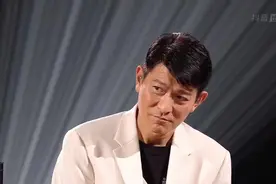 不愧是天王！60岁刘德华抖音演唱会观看破2亿，出道41周年引回忆杀图片