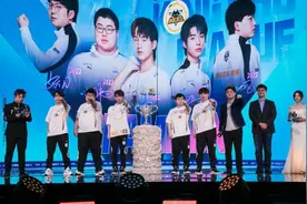 重庆狼队时隔五年再夺KPL冠军，成联赛史首支七冠战队图片