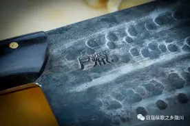 陇川户撒刀，可拍蒜还能削铁…图片