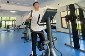 4个月逆袭成“肌肉男”，架空层的免费健身房让邻居减了20斤图片