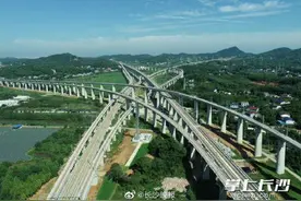 湖南14市州全部通高铁！渝厦高铁益阳长沙段开通运营图片