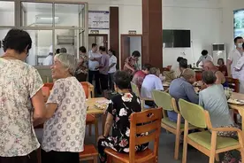 新华视点｜养老护理行业日渐兴起图片